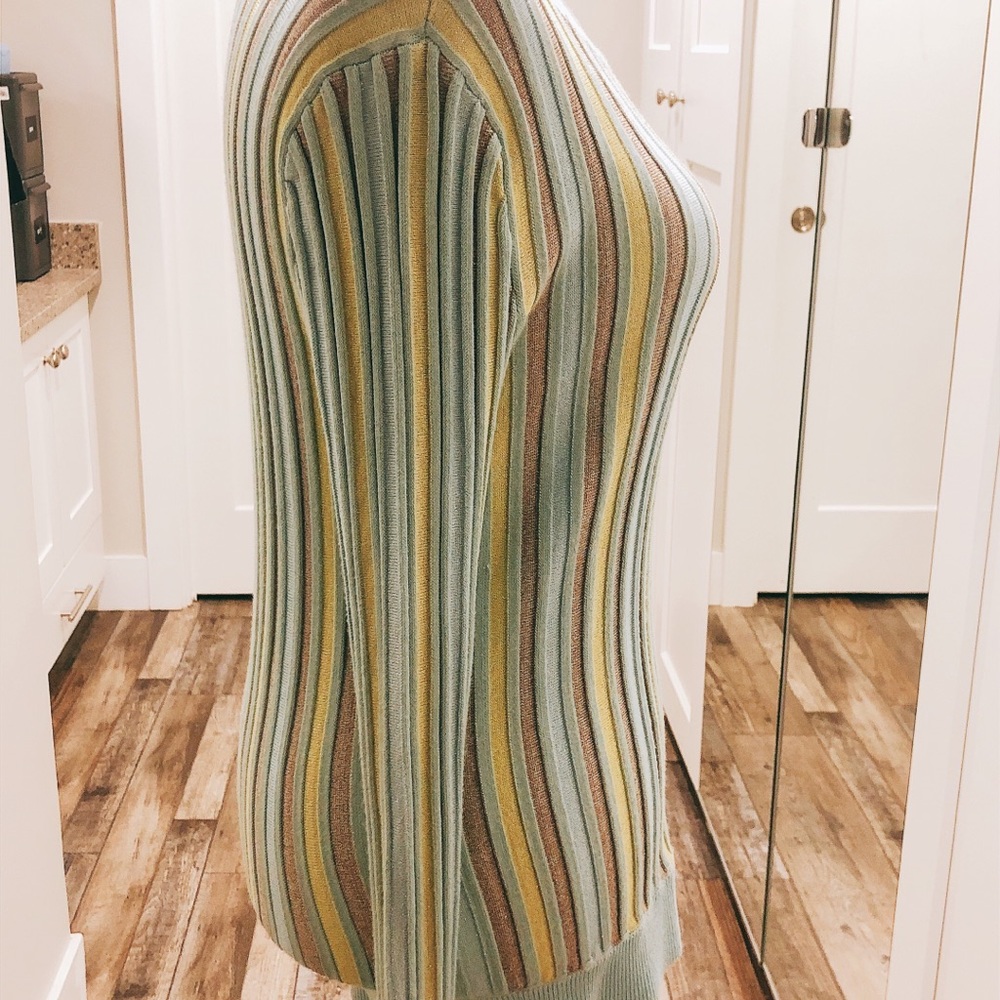 Sweater - Picture 6 of 8